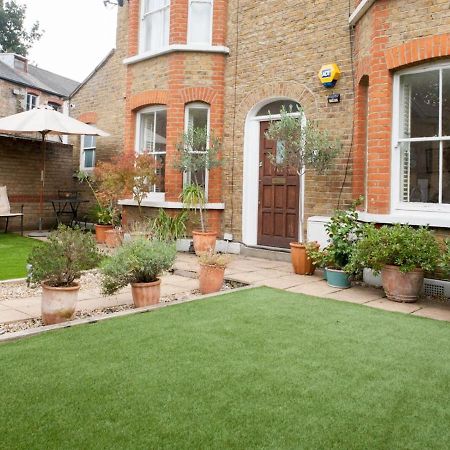 Pass The Keys Garden Apartment In Stockwell London Bagian luar foto