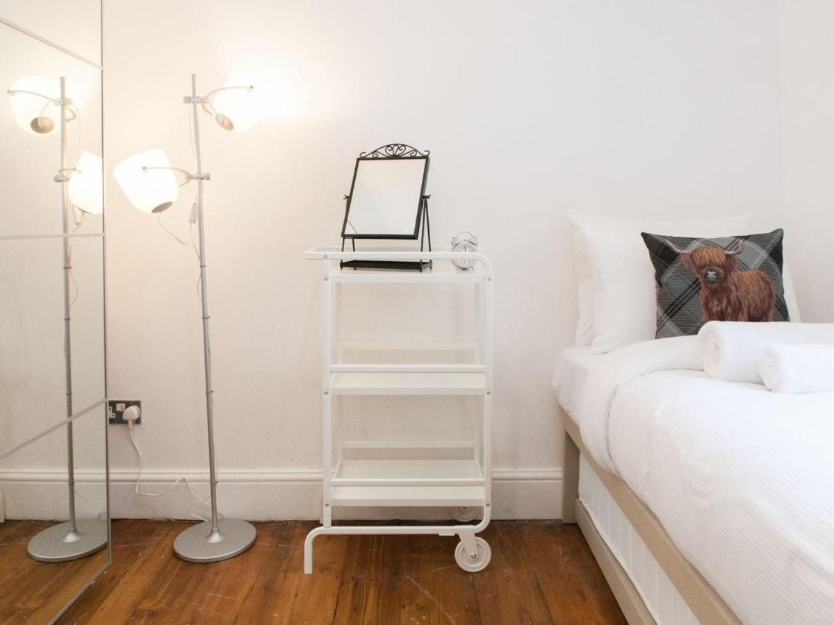 Pass The Keys Garden Apartment In Stockwell London Bagian luar foto
