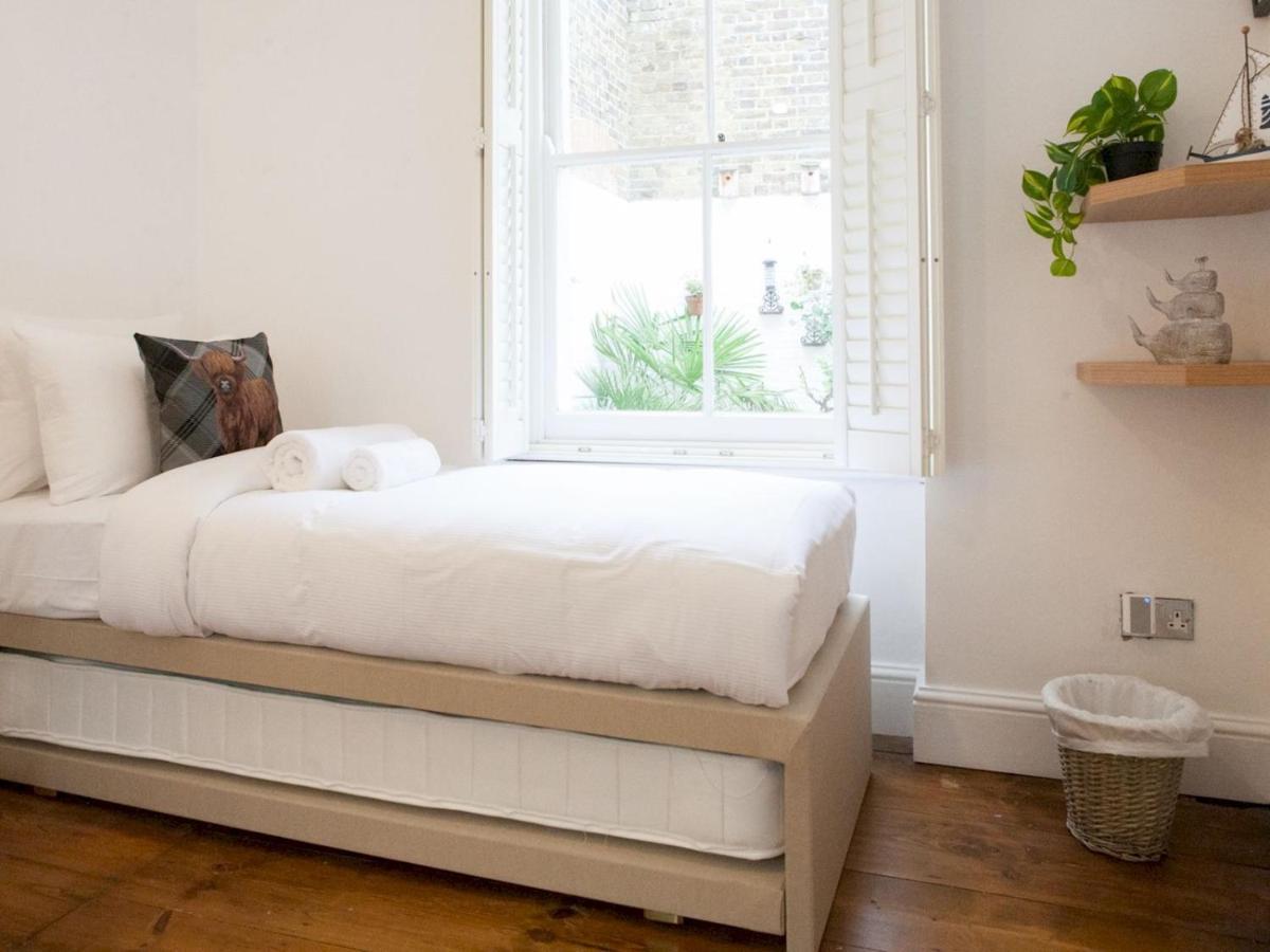 Pass The Keys Garden Apartment In Stockwell London Bagian luar foto
