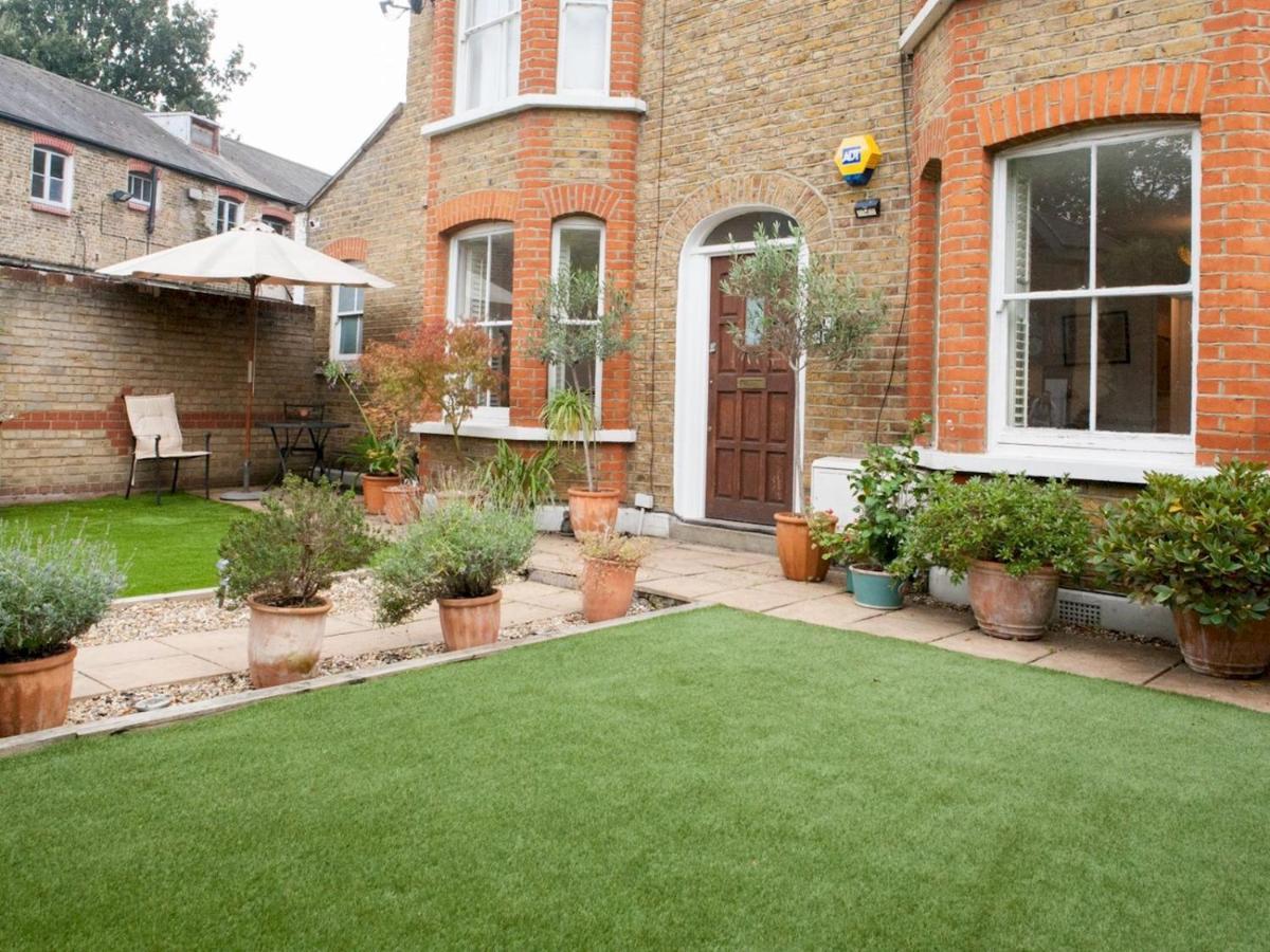 Pass The Keys Garden Apartment In Stockwell London Bagian luar foto