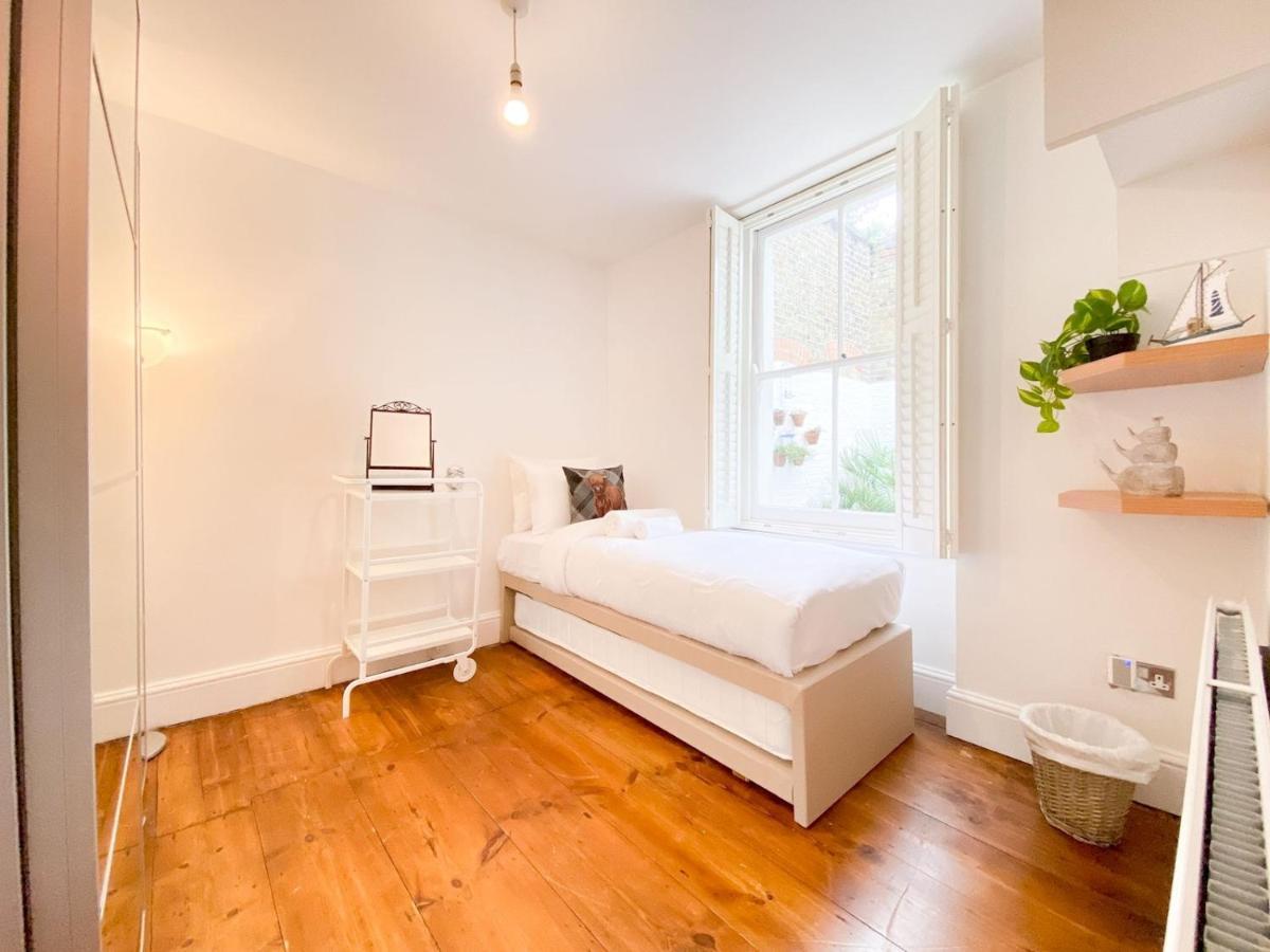 Pass The Keys Garden Apartment In Stockwell London Bagian luar foto