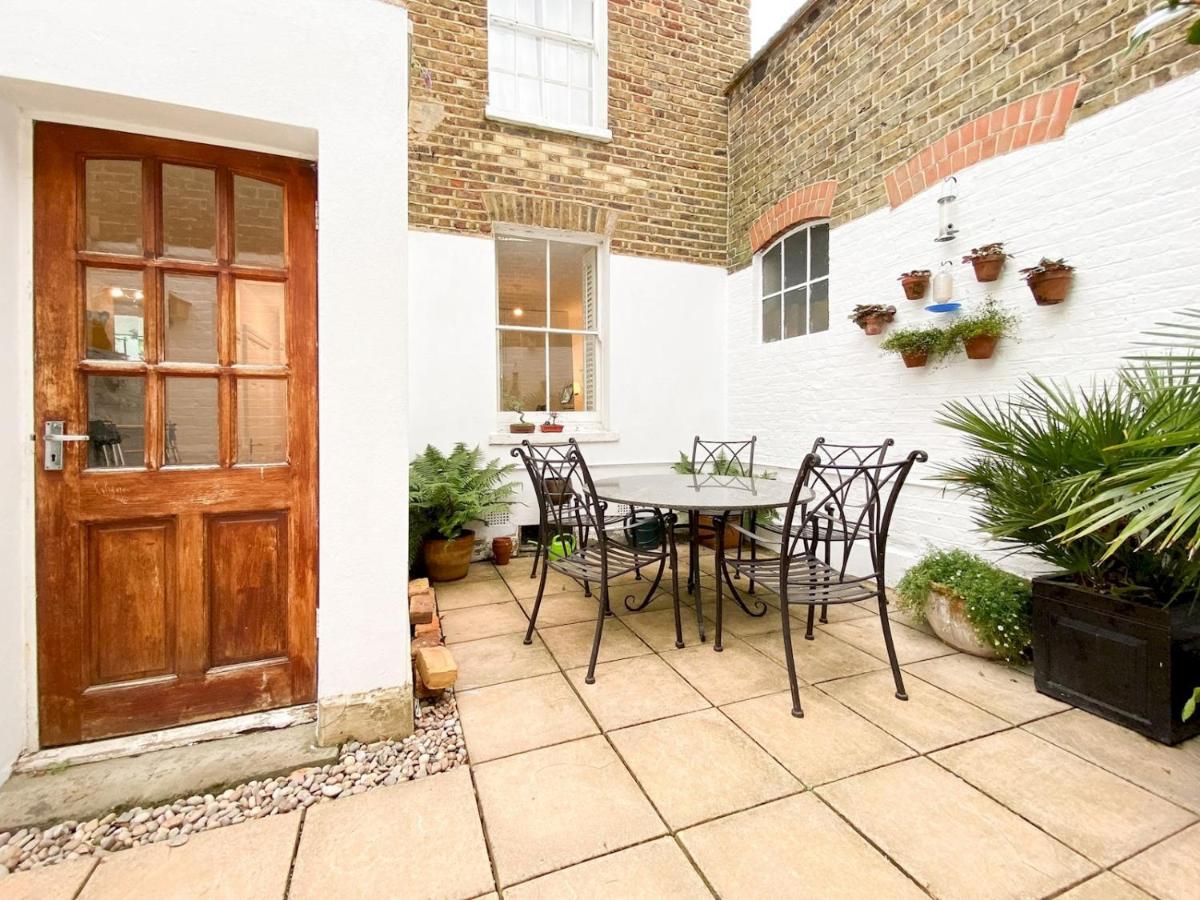 Pass The Keys Garden Apartment In Stockwell London Bagian luar foto