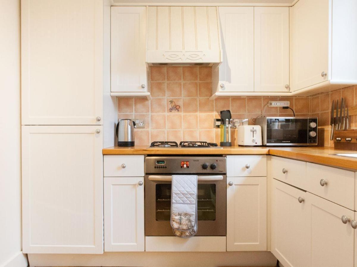 Pass The Keys Garden Apartment In Stockwell London Bagian luar foto