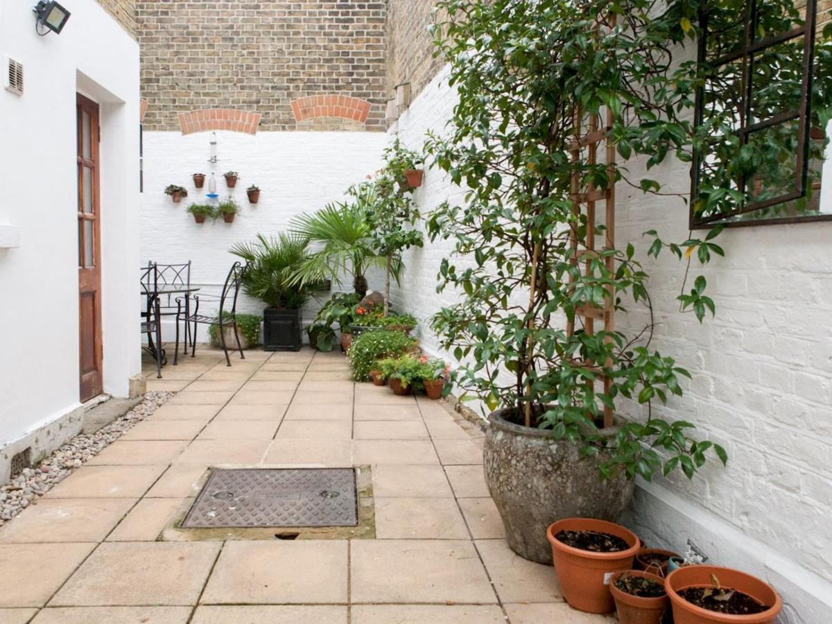 Pass The Keys Garden Apartment In Stockwell London Bagian luar foto