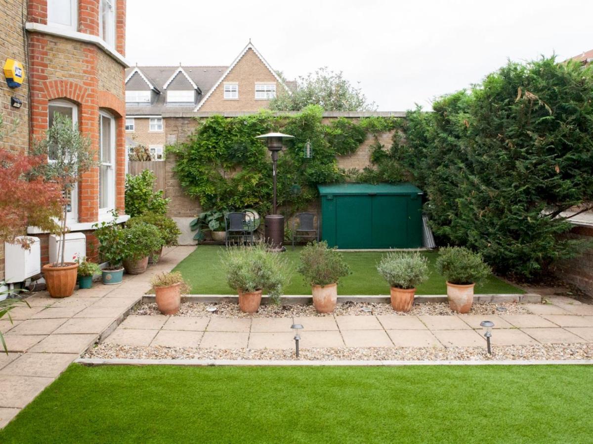 Pass The Keys Garden Apartment In Stockwell London Bagian luar foto