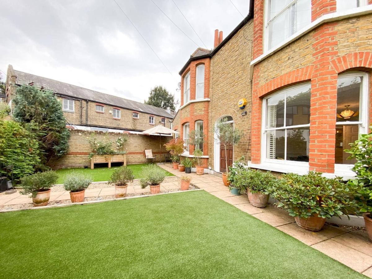 Pass The Keys Garden Apartment In Stockwell London Bagian luar foto