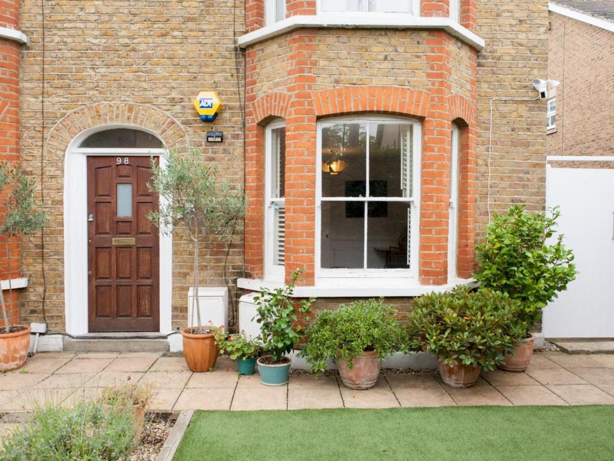 Pass The Keys Garden Apartment In Stockwell London Bagian luar foto