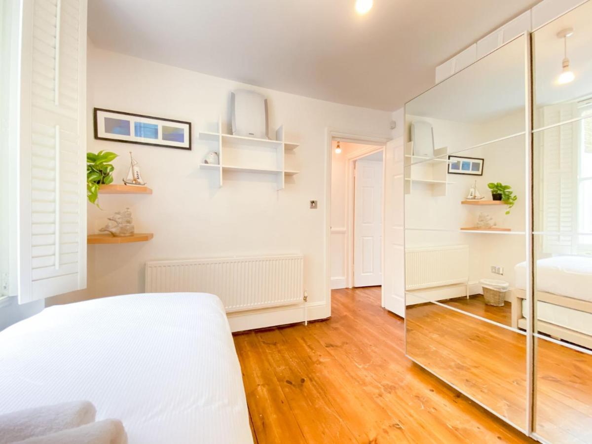 Pass The Keys Garden Apartment In Stockwell London Bagian luar foto